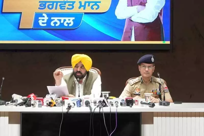 निवेश में उछाल पंजाब में मज़बूत कानून-व्यवस्था का प्रमाण: CM Mann निवेश में उछाल पंजाब में मज़बूत कानून-व्यवस्था का प्रमाण: CM Mann