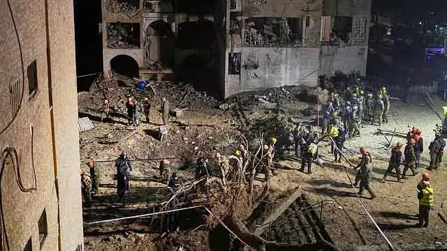 Tehran के हमले के बाद ट्रंप ने ईरान को होर्मुज़ खोलने के लिए 48 घंटे का समय दिया Tehran के हमले के बाद ट्रंप ने ईरान को होर्मुज़ खोलने के लिए 48 घंटे का समय दिया