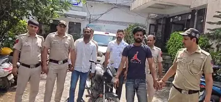 पुलिस ने दो वाहन चोर और चोरी का वाहन खरीदने वाले को किया गिरफ्तार पुलिस ने दो वाहन चोर और चोरी का वाहन खरीदने वाले को किया गिरफ्तार
