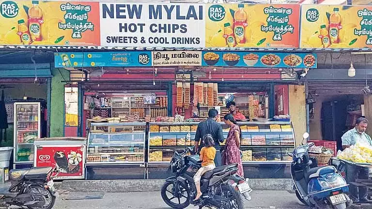 Chennai: जेब के अनुकूल स्नैक्स अब जेब पर भारी पड़ रहे हैं Chennai: जेब के अनुकूल स्नैक्स अब जेब पर भारी पड़ रहे हैं