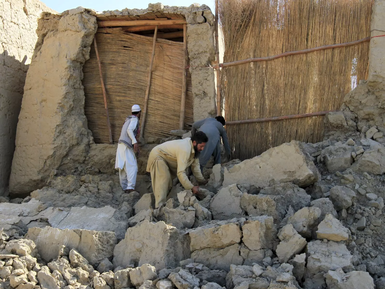 अफ़ग़ानिस्तान में 4.6 तीव्रता का Earthquake आया अफ़ग़ानिस्तान में 4.6 तीव्रता का Earthquake आया