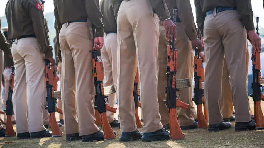ULFA(I) उग्रवादियों ने असम पुलिस कैंप पर हमला किया, 4 जवान घायल ULFA(I) उग्रवादियों ने असम पुलिस कैंप पर हमला किया, 4 जवान घायल