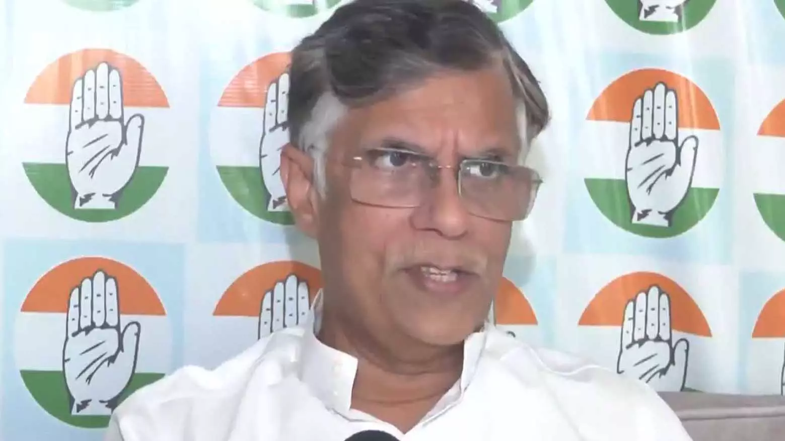 पवन खेड़ा ने कहा- केरल और असम में Congress सहयोगियों के साथ सरकार बनाएँगे पवन खेड़ा ने कहा- केरल और असम में Congress सहयोगियों के साथ सरकार बनाएँगे