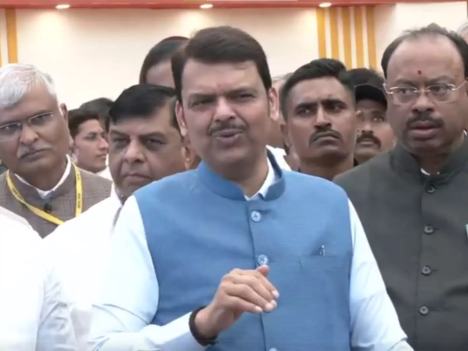 किसी को बख्शा नहीं जाएगा: महाराष्ट्र के CM ने अशोक खरात मामले की जांच के लिए SIT गठित की किसी को बख्शा नहीं जाएगा: महाराष्ट्र के CM ने अशोक खरात मामले की जांच के लिए SIT गठित की