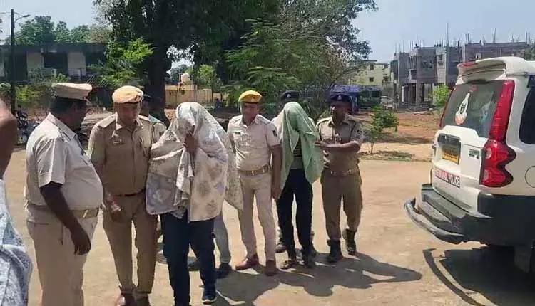 Kamakhyanagar Womens College की छात्रा की हत्या के मामले में चार गिरफ्तार Kamakhyanagar Womens College की छात्रा की हत्या के मामले में चार गिरफ्तार