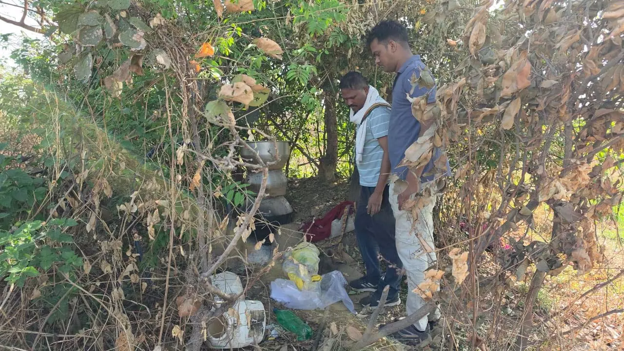 रायगढ़ पुलिस का ऑपरेशन आघात जारी, चक्रधरनगर में पांच रेड और छह गिरफ्तार रायगढ़ पुलिस का ऑपरेशन आघात जारी, चक्रधरनगर में पांच रेड और छह गिरफ्तार