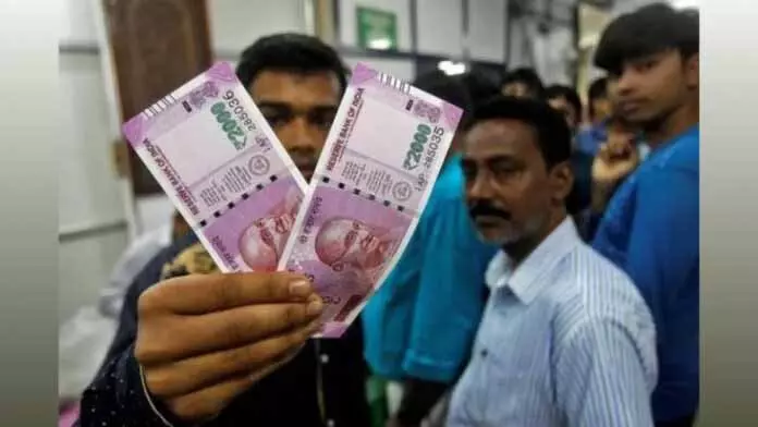 TMC के 300 रुपये चाय मज़दूरी के वादे, उद्योग जगत ने क्षेत्र की व्यवहार्यता को लेकर सतर्क प्रतिक्रिया दी TMC के 300 रुपये चाय मज़दूरी के वादे, उद्योग जगत ने क्षेत्र की व्यवहार्यता को लेकर सतर्क प्रतिक्रिया दी