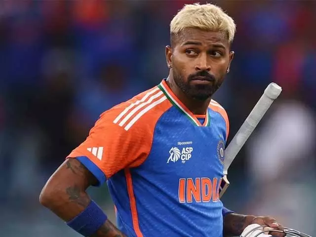 Mumbai इंडियंस में कप्तानी पर घमासान, हार्दिक पंड्या पर उठे सवाल Mumbai इंडियंस में कप्तानी पर घमासान, हार्दिक पंड्या पर उठे सवाल