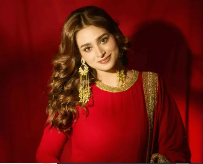 Ayesha Khan का रमज़ान फेस्टिव लुक वायरल, पारंपरिक अंदाज़ ने जीता फैंस का दिल Ayesha Khan का रमज़ान फेस्टिव लुक वायरल, पारंपरिक अंदाज़ ने जीता फैंस का दिल
