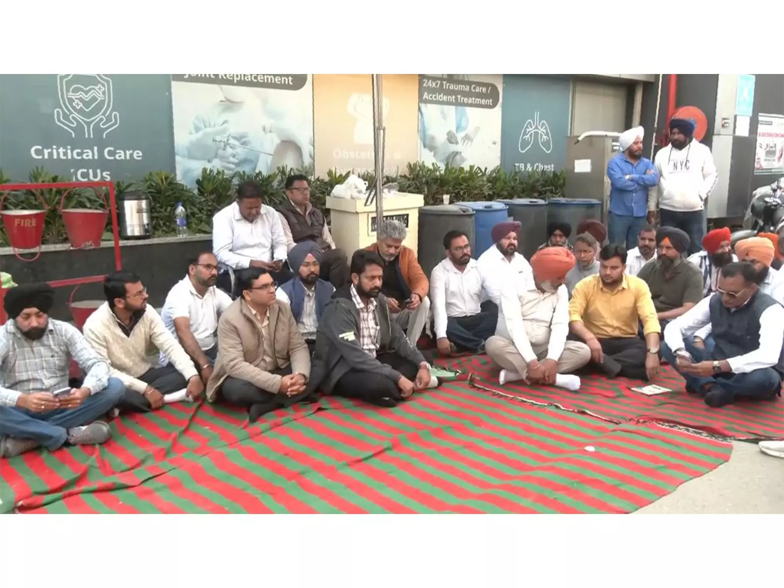 पंजाब स्टेट वेयरहाउसिंग कॉर्पोरेशन यूनियन ने PWC अधिकारी की आत्महत्या को लेकर धरना प्रदर्शन किया पंजाब स्टेट वेयरहाउसिंग कॉर्पोरेशन यूनियन ने PWC अधिकारी की आत्महत्या को लेकर धरना प्रदर्शन किया