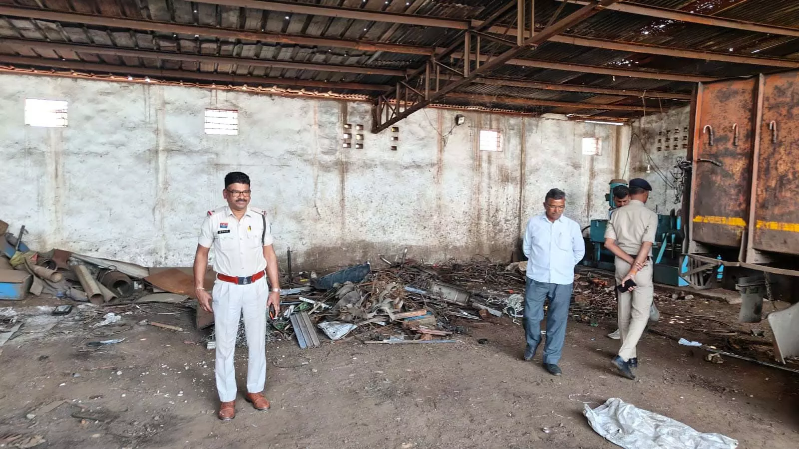 रायपुर में नॉर्थ जोन पुलिस का सघन रेड अभियान, 10 लाख का कबाड़ बरामद रायपुर में नॉर्थ जोन पुलिस का सघन रेड अभियान, 10 लाख का कबाड़ बरामद
