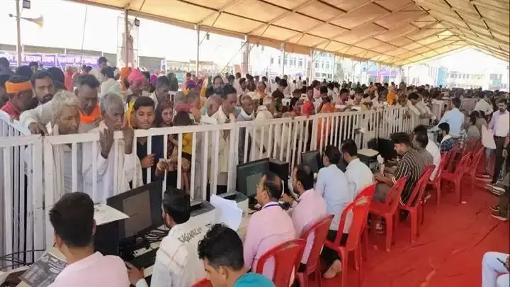 Shivpuri: स्वास्थ्य शिविर में उमड़ी भीड़, 12,416 मरीजों का इलाज
