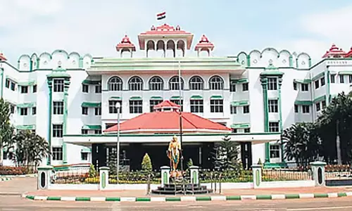 बिक्री की अनुमति मांगने का मामला: SC ने सरकार को जवाब देने का आदेश दिया बिक्री की अनुमति मांगने का मामला: SC ने सरकार को जवाब देने का आदेश दिया