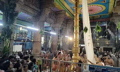Thiruparankundram सुब्रमण्य स्वामी मंदिर में ध्वजारोहण के साथ पांगुनी उत्सव का शुभारंभ हुआ Thiruparankundram सुब्रमण्य स्वामी मंदिर में ध्वजारोहण के साथ पांगुनी उत्सव का शुभारंभ हुआ