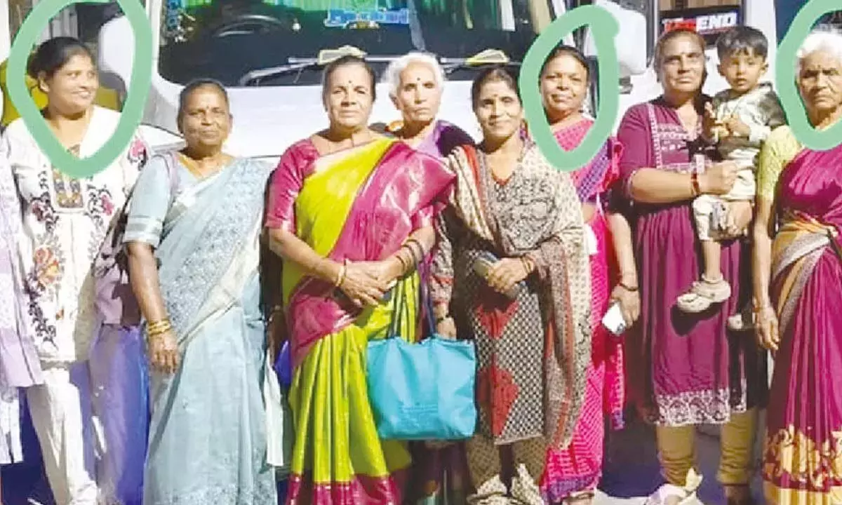 Karnataka: देवनहल्ली के पास सड़क हादसे में 3 महिलाओं की मौत Karnataka: देवनहल्ली के पास सड़क हादसे में 3 महिलाओं की मौत