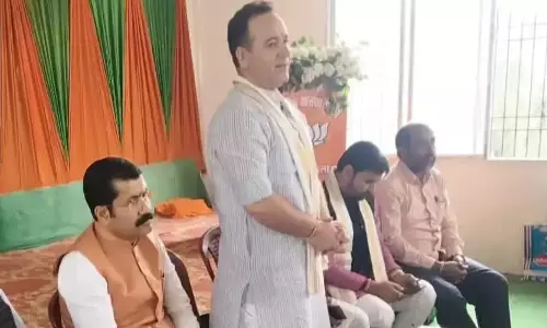 Jammu: सुनील शर्मा ने असम में लिया तैयारियों का जायजा Jammu: सुनील शर्मा ने असम में लिया तैयारियों का जायजा