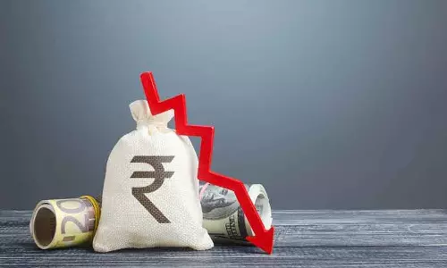 Mumbai रुपया 94/USD के करीब, शुरुआती कारोबार में 41 पैसे गिरकर 93.94 पर पहुंचा Mumbai रुपया 94/USD के करीब, शुरुआती कारोबार में 41 पैसे गिरकर 93.94 पर पहुंचा