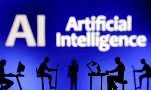AI का इस्तेमाल करें, लेकिन अंतिम फ़ैसला लेने का अधिकार इंसानों के पास ही रखें: संसदीय समिति