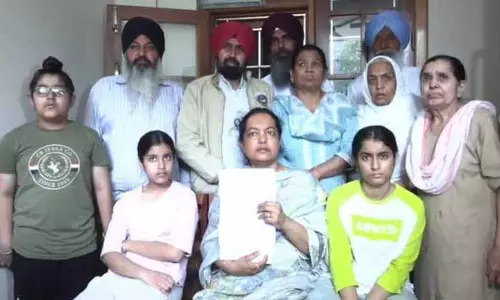 Amritsar के अधिकारी गगनदीप रंधावा का परिवार, लालजीत भुल्लर की गिरफ़्तारी में हो रही देरी से नाराज़ Amritsar के अधिकारी गगनदीप रंधावा का परिवार, लालजीत भुल्लर की गिरफ़्तारी में हो रही देरी से नाराज़