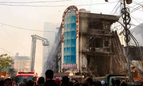 Pakistan: कराची के गुल प्लाज़ा मॉल में लगी आग, एक महीने पहले 80 से ज्यादा मौतें Pakistan: कराची के गुल प्लाज़ा मॉल में लगी आग, एक महीने पहले 80 से ज्यादा मौतें