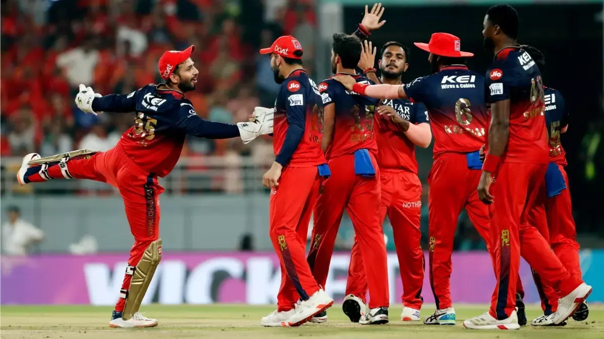 IPL 2026 से पहले RCB के पहले वार्म-अप मैच में कोहली ने छोटी पारी खेली IPL 2026 से पहले RCB के पहले वार्म-अप मैच में कोहली ने छोटी पारी खेली