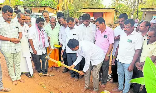 Railway Projects ; सांसदों को चिंता दिखानी चाहिए
