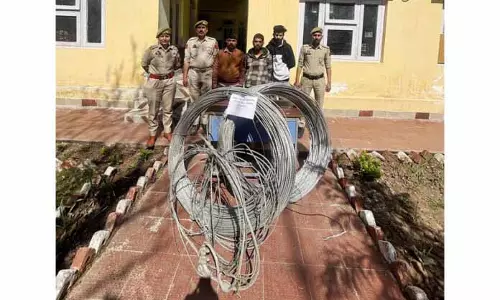 UDHAMPUR: तीन चोर गिरफ्तार, चोरी का सामान बरामद UDHAMPUR: तीन चोर गिरफ्तार, चोरी का सामान बरामद
