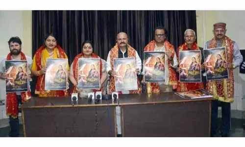 Yudhvir, प्रिया ने डोगरी भजन जारी किया Yudhvir, प्रिया ने डोगरी भजन जारी किया