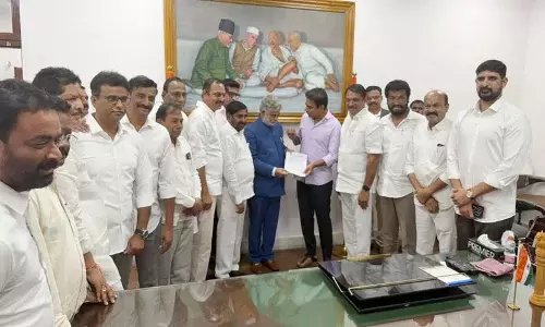 KTR ने स्पीकर को निजी सदस्य विधेयक का नोटिस सौंपा KTR ने स्पीकर को निजी सदस्य विधेयक का नोटिस सौंपा