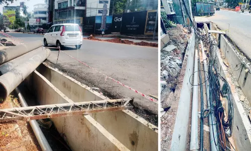 Kerala: मननचिरा-वेल्लिमडकुन्नु सड़क एक खतरनाक जाल Kerala: मननचिरा-वेल्लिमडकुन्नु सड़क एक खतरनाक जाल