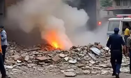Jammu: सांबा के घगवाल सेक्टर में रहस्यमय धमाका Jammu: सांबा के घगवाल सेक्टर में रहस्यमय धमाका