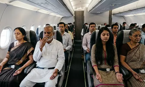 Kerala : आयुष मंत्रालय ने हवाई यात्रियों के लिए 5 मिनट का स्मार्ट योग रूटीन पेश किया Kerala : आयुष मंत्रालय ने हवाई यात्रियों के लिए 5 मिनट का स्मार्ट योग रूटीन पेश किया