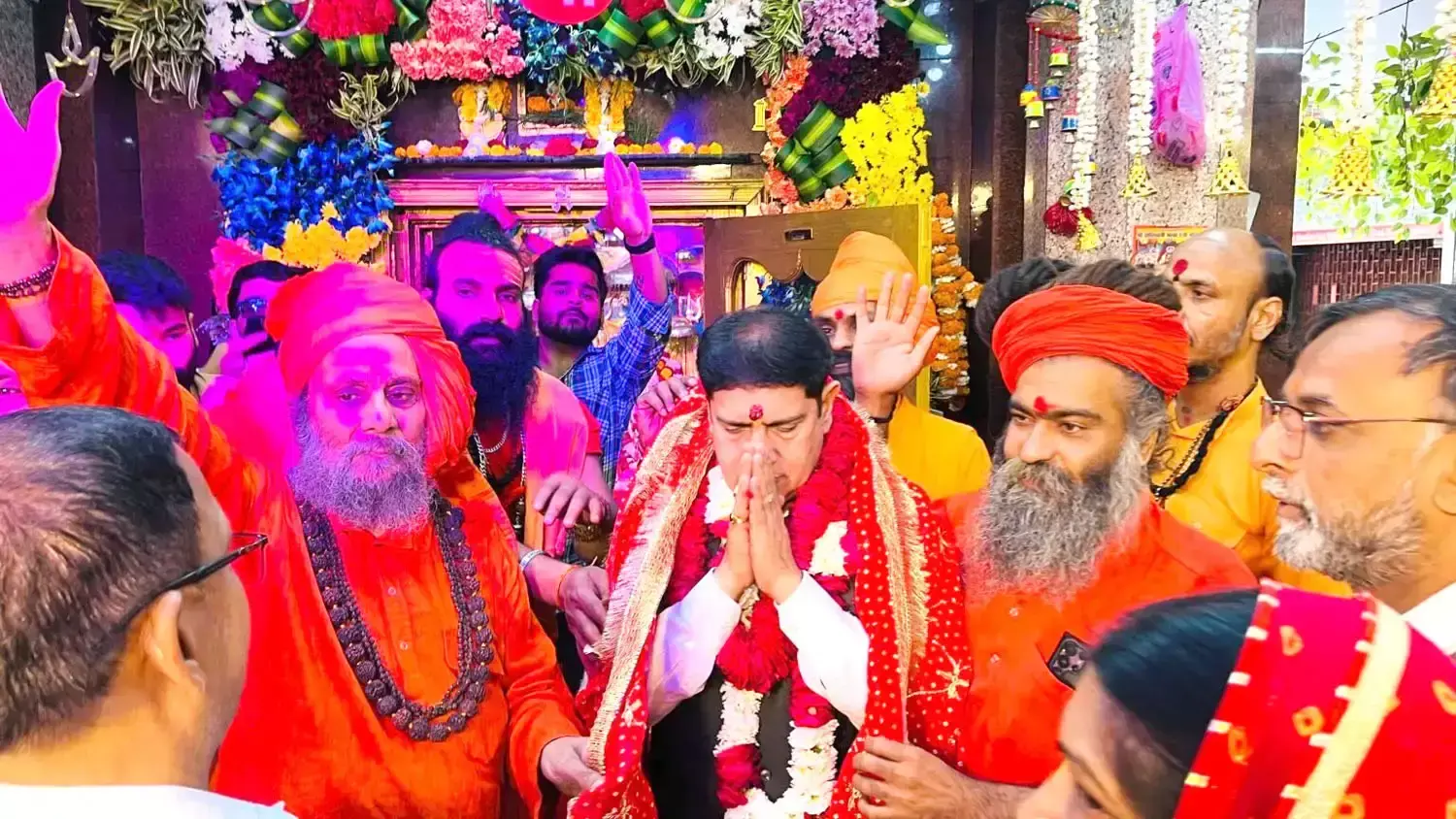 Haridwar: परिवहन मंत्री ने मायादेवी मंदिर में पूजा की Haridwar: परिवहन मंत्री ने मायादेवी मंदिर में पूजा की