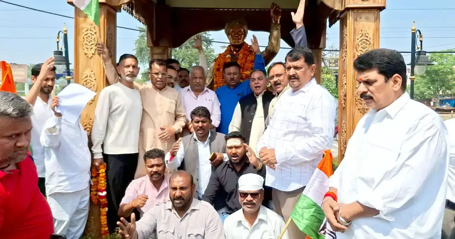 Haridwar: शहीद दिवस पर कांग्रेस कार्यकर्ताओं ने अर्पित की श्रद्धांजलि Haridwar: शहीद दिवस पर कांग्रेस कार्यकर्ताओं ने अर्पित की श्रद्धांजलि