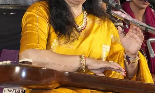 Banaras Gharana के गायक ने शहर के दर्शकों को मंत्रमुग्ध कर दिया Banaras Gharana के गायक ने शहर के दर्शकों को मंत्रमुग्ध कर दिया