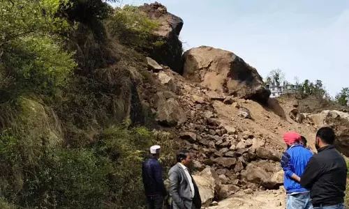 कोटली क्षेत्र में भारी भूस्खलन से मंडी के Ropru village पर खतरा मंडरा रहा