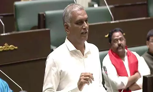 Harish Rao ने चावल निर्यात में उपेक्षा को लेकर कांग्रेस सरकार पर साधा निशाना Harish Rao ने चावल निर्यात में उपेक्षा को लेकर कांग्रेस सरकार पर साधा निशाना