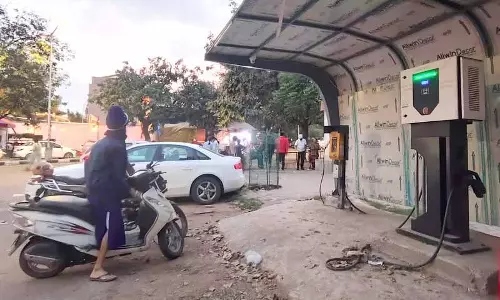 3 महीने बाद भी, सोसायटी को 15 EV चार्जिंग यूनिट्स के लिए चंडीगढ़ MC की मंज़ूरी का इंतज़ार 3 महीने बाद भी, सोसायटी को 15 EV चार्जिंग यूनिट्स के लिए चंडीगढ़ MC की मंज़ूरी का इंतज़ार