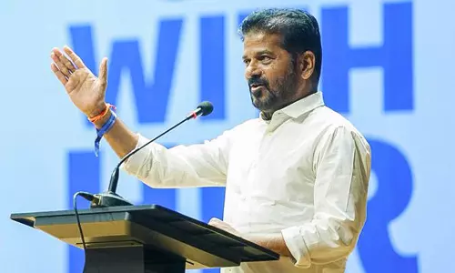 Telangana में माता-पिता की उपेक्षा पर कर्मचारियों की सैलरी में 10% कटौती का प्रस्ताव Telangana में माता-पिता की उपेक्षा पर कर्मचारियों की सैलरी में 10% कटौती का प्रस्ताव