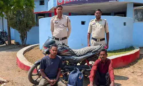 CG: पाण्डातराई पुलिस ने अवैध शराब बिक्री के आरोपियों को किया गिरफ्तार CG: पाण्डातराई पुलिस ने अवैध शराब बिक्री के आरोपियों को किया गिरफ्तार