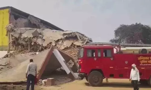 प्रयागराज में cold storage गिरने से 4 की मौत, 12 घायल; अमोनिया लीक की भी खबर