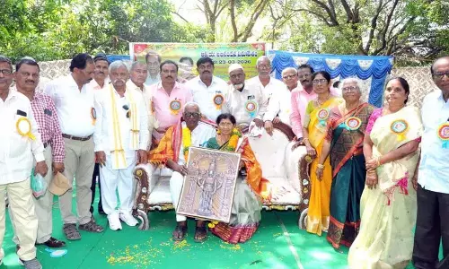 Ravella Seetharamaiah को सेवानिवृत्त कर्मचारी संघ के प्रदेश उपाध्यक्ष के रूप में सम्मानित किया गया