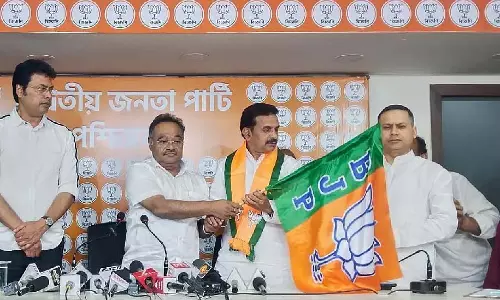 चुनावों से पहले BJP ने कांग्रेस के वरिष्ठ नेता संतोष पाठक को दरकिनार किया चुनावों से पहले BJP ने कांग्रेस के वरिष्ठ नेता संतोष पाठक को दरकिनार किया