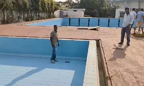 Swimming pool की सफाई करते समय कर्मचारी की मौत से बीरभूम स्पोर्ट्स एसोसिएशन सदमे में Swimming pool की सफाई करते समय कर्मचारी की मौत से बीरभूम स्पोर्ट्स एसोसिएशन सदमे में