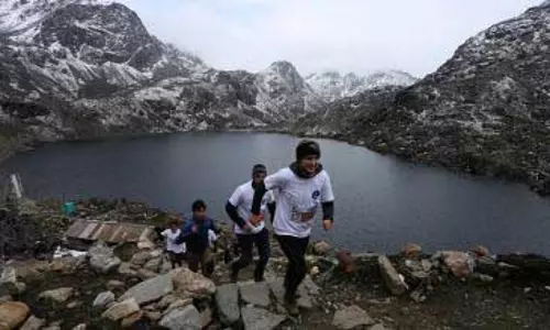नेपाल ने बदले ट्रैकिंग के नियम, यात्रा के लिए अब साथी ढूंढने की जरूरत नहीं नेपाल ने बदले ट्रैकिंग के नियम, यात्रा के लिए अब साथी ढूंढने की जरूरत नहीं