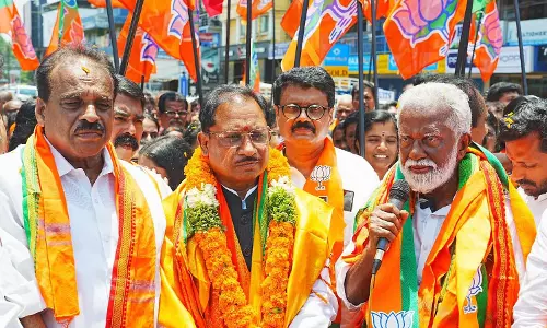 CM साय ने केरलम में भाजपा प्रत्याशी कुम्मनम राजशेखरन के नामांकन में दी समर्थन CM साय ने केरलम में भाजपा प्रत्याशी कुम्मनम राजशेखरन के नामांकन में दी समर्थन