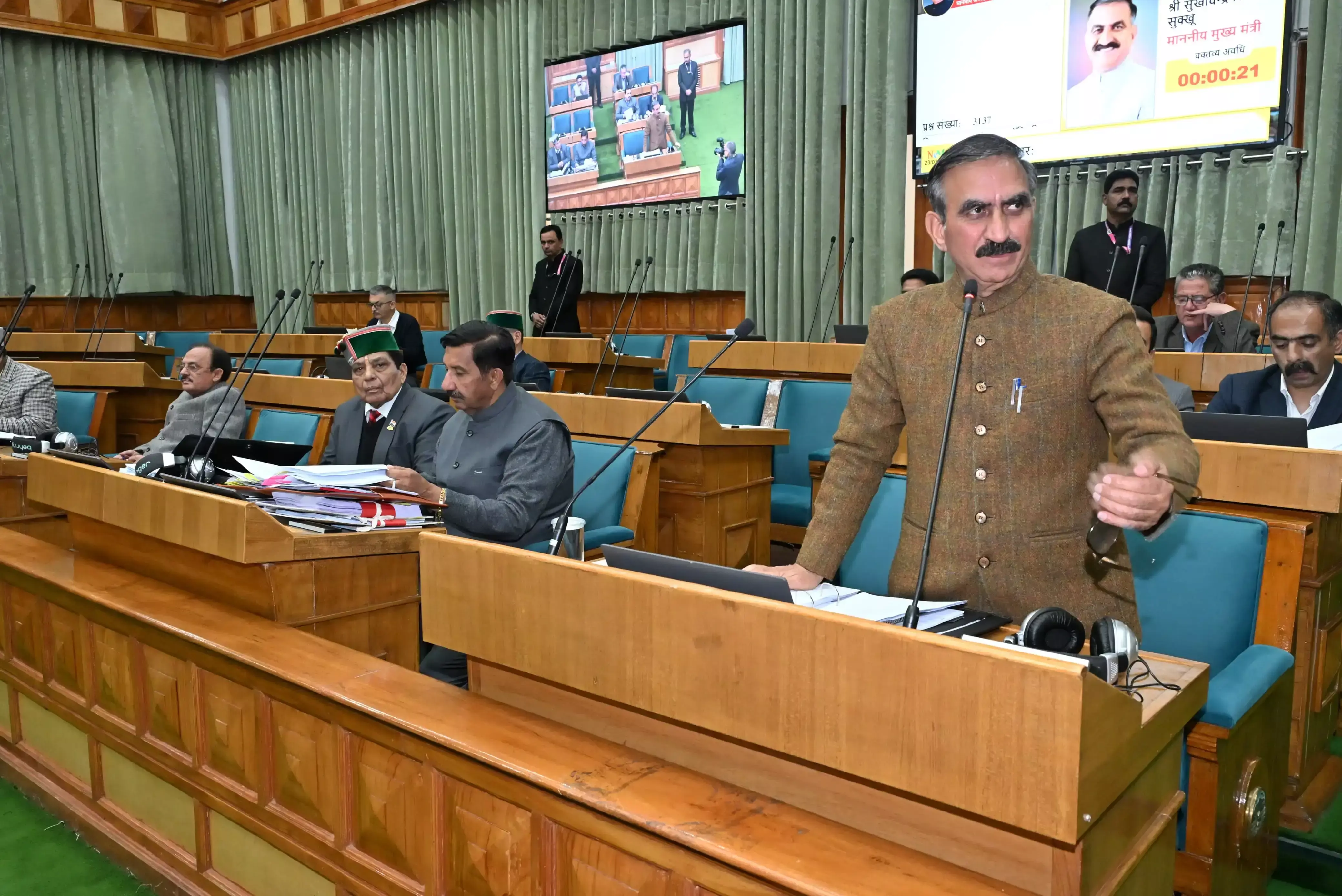 Shimla: हिमाचल में पेट्रोल-डीजल की कीमतों में उछाल Shimla: हिमाचल में पेट्रोल-डीजल की कीमतों में उछाल