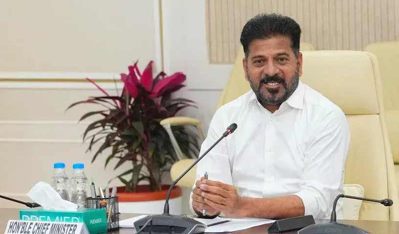 रेवंत रेड्डी ने फसल विविधीकरण की वकालत की और स्वीकार किया कि धान की खेती कोई समाधान नहीं थी रेवंत रेड्डी ने फसल विविधीकरण की वकालत की और स्वीकार किया कि धान की खेती कोई समाधान नहीं थी