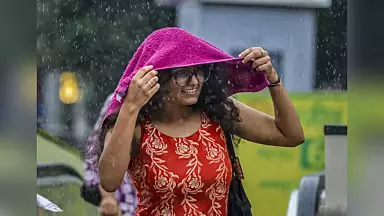Coimbatore और नीलगिरी ज़िलों में 28 मार्च तक बारिश की संभावना है Coimbatore और नीलगिरी ज़िलों में 28 मार्च तक बारिश की संभावना है