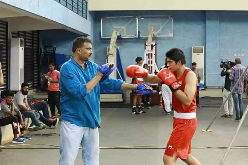 एशियाई चैंपियनशिप के लिए भारतीय टीम की रीढ़ बने Haryana के मुक्केबाज एशियाई चैंपियनशिप के लिए भारतीय टीम की रीढ़ बने Haryana के मुक्केबाज